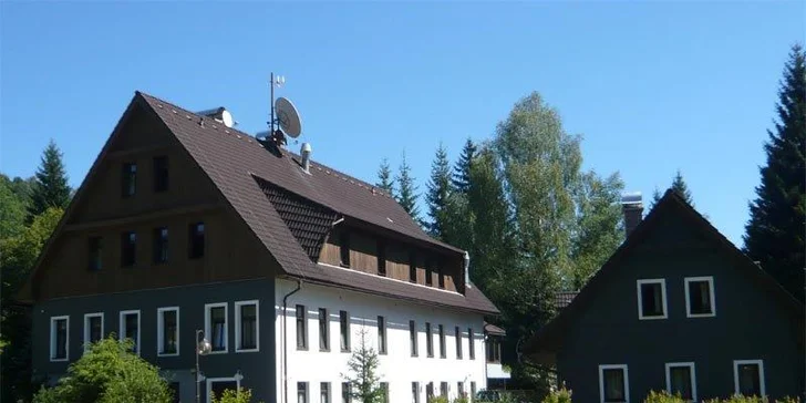 3-8denní relax v Jizerských horách: Bohatá plná penze, sauna i skipas