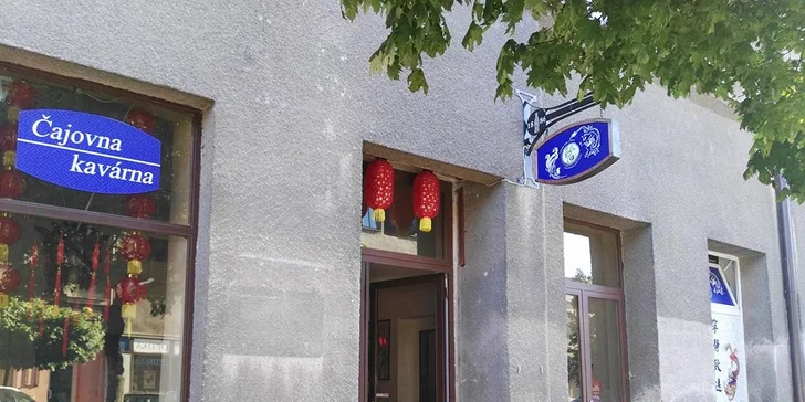 Menu pro dva: litr čaje a sušenky či jídlo dle výběru v kavárně s nádechem čínských tradic