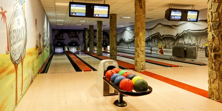 Hodina bowlingu a pizza nebo tatarák u Olešné