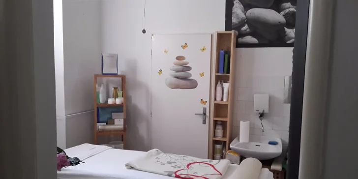 Kompletní kosmetické ošetření vč. masáže obličeje a dekoltu