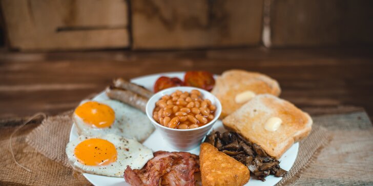 Začněte pořádnou snídaní: anglická, míchaná vajíčka, ovesné vločky i sendvič