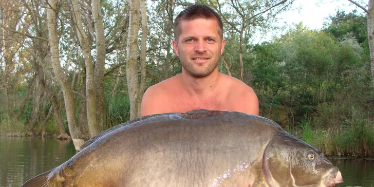 2 dny rybaření na pískovně u Prahy s bivakováním a zapůjčením výstroje