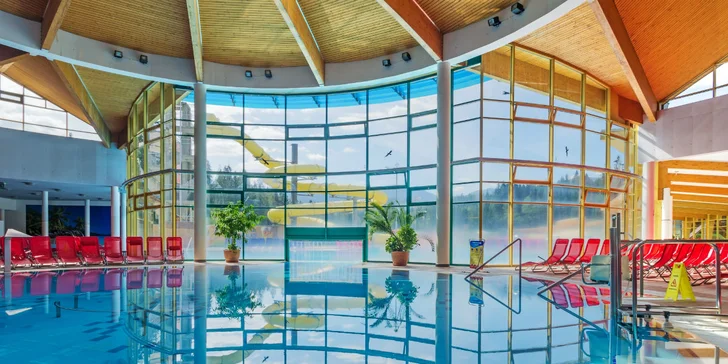 Ze svahu do termálních pramenů: Celodenní skipasy a aquapasy Oravice