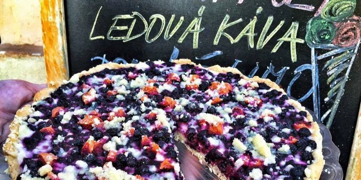 Dortík podle výběru, horký nápoj a smoothie z exotického ovoce açaí