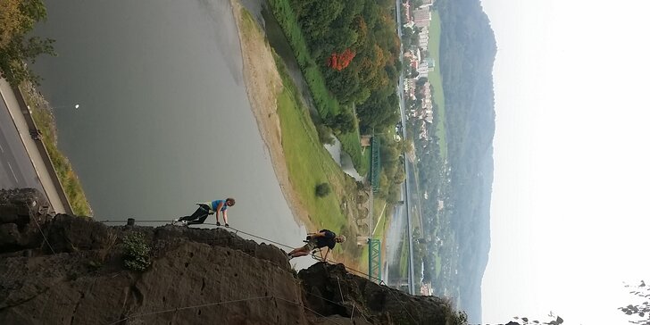 Jednodenní zážitek via ferrata lezení v Děčíně pro jednoho, pár nebo rodinu
