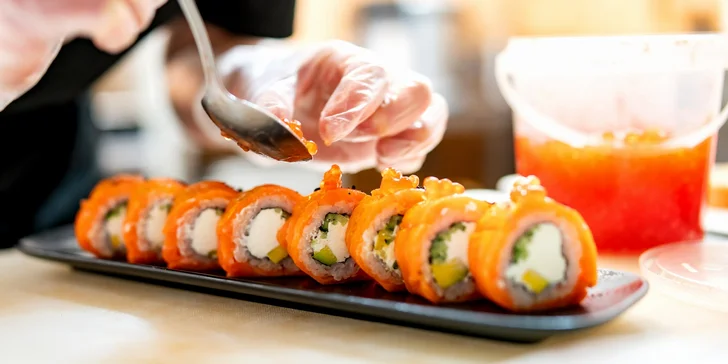 Kurz prípravy sushi: Naučte sa pripravovať japonskú pochúťku ako skúsení sushi majstri!
