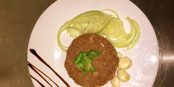 Zastavte se na 200 nebo 800 g tataráku.