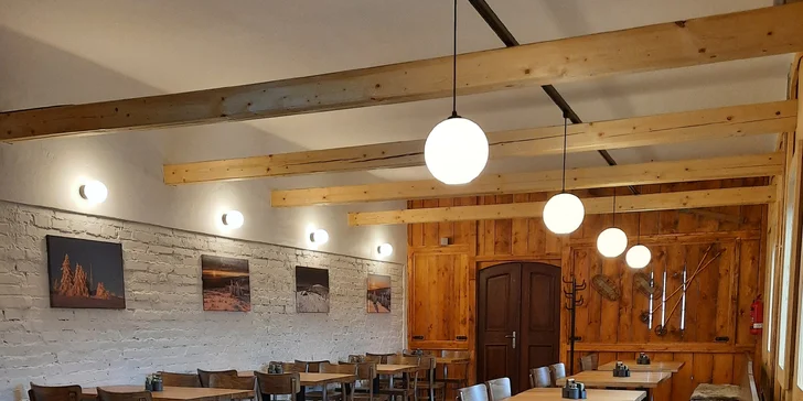 V restauraci vaří českou kuchyni i minutky.