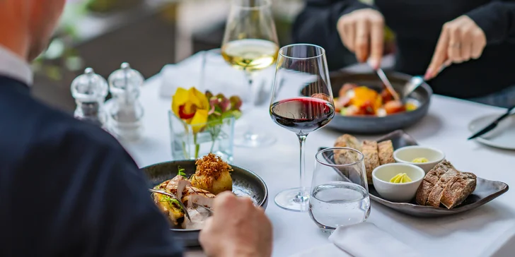 Tříchodové odpolední menu à la carte pro 2 osoby v oceňované restauraci Le Grill