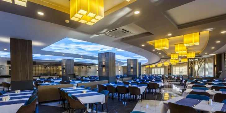 V rámci pestrého all inclusive programu se můžete těšit na gastronomickou pohádku, která trvá 24 hodin denně.