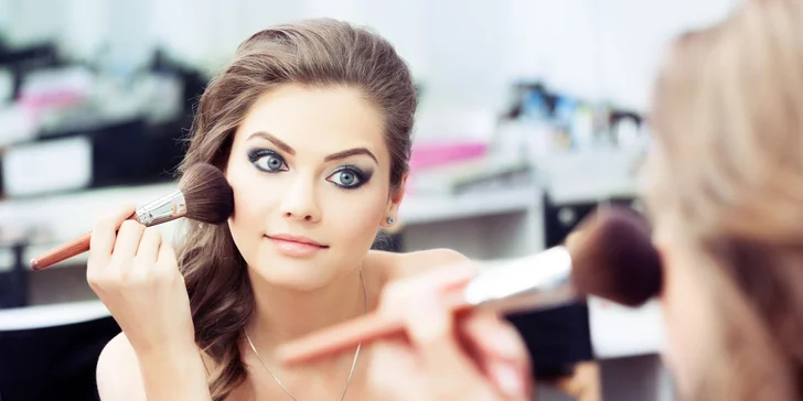 Jak se správně líčit: kurz osobního líčení nebo dámská make up jízda ve dvou