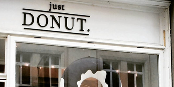 Just Donut: nadýchaná pochoutka podle výběru a káva pro jednoho nebo dva