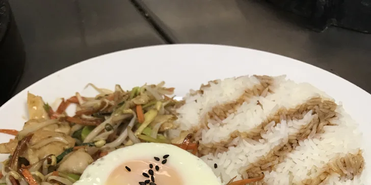 Asijské jídlo výběrem: Kuře teriyaki, curry s masem i bez či polévka ramen