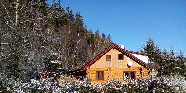 Ubytování v kanadském srubu až pro 10 osob a možnost využít termální káď