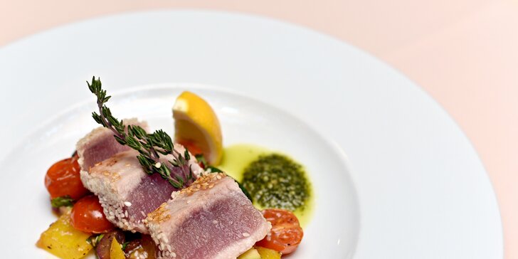 Romantické 6chodové degustační menu se steakem z tuňáka i vepř. panenkou