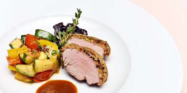 2× 6 chodů jak z pohádky: uzený pstruh, steak z lososa, kuřátko a nejen to