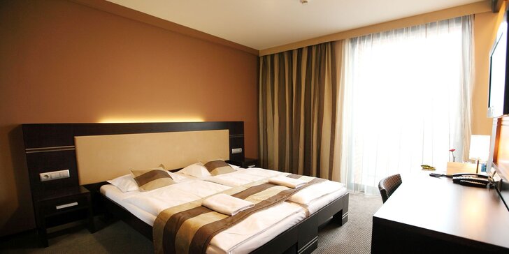 Valentýnský pobyt ve dvou v luxusním 4* hotelu přímo u Slunečních jezer