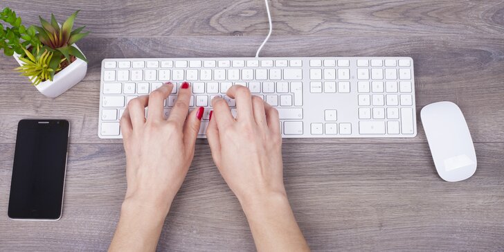 Online kurz psaní všemi deseti na klávesnici: 45 lekcí včetně certifikátu