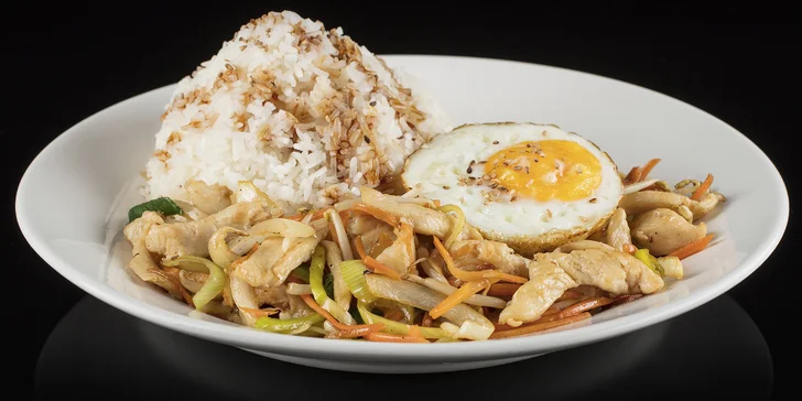 Asijské jídlo výběrem: Kuře teriyaki, curry s masem i bez či polévka ramen