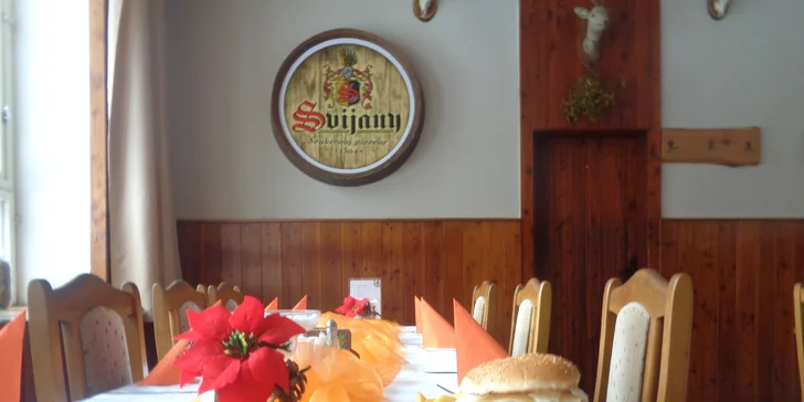 Zvěřinový burger, hranolky a domácí tatarka pro jednoho nebo dva
