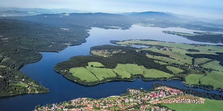 Moderní apartmány pár minut od Lipna: snídaně a skvělé zázemí v klidu lesa