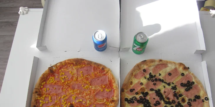 Vyberte si podle chuti: 1 nebo 2 pizzy o průměru 40 cm z nabídky celkem 20 druhů