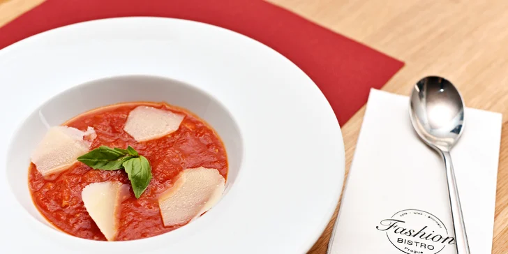 Valentýnské menu pro 2: předkrm, polévka, 2 hlavní chody a dezert dle výběru
