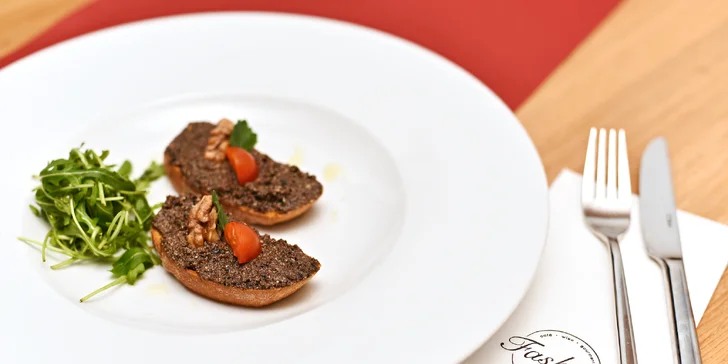 Valentýnské menu pro 2: předkrm, polévka, 2 hlavní chody a dezert dle výběru