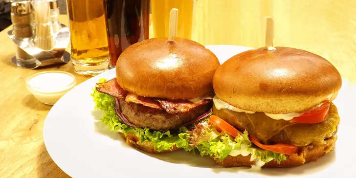 Burgerové menu s hovězím Chuck Roll a příp. degustace tří piv pro 1 či 2 osoby