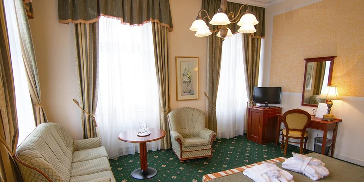 Apartmán má oddělenou ložnici a obývací pokoj s rozkládacím gaučem (2 přistýlky).