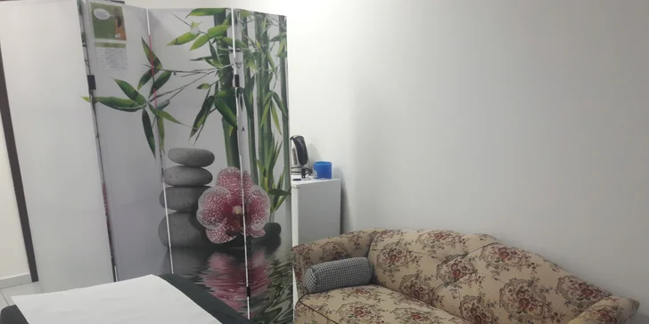 Čas detoxikovat a odvodnit tělo: manuální lymfatická masáž nohou a obličeje