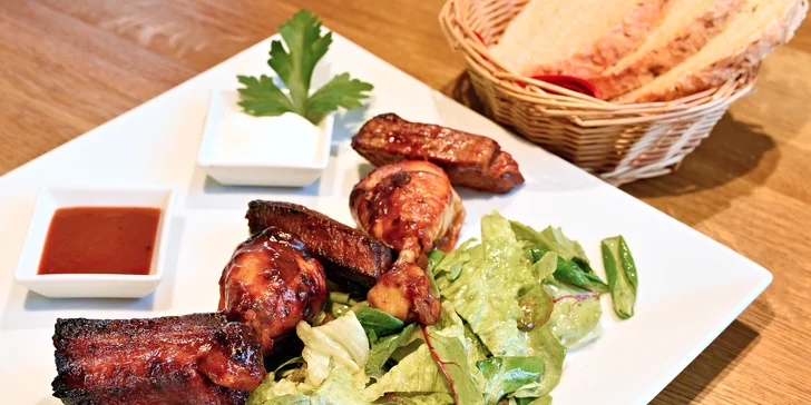Nebo vás naláká barbecue z kuřecích paliček a vepřových žeber?