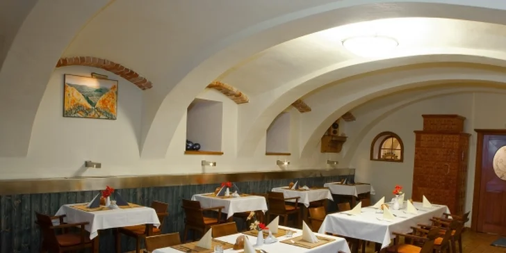 3 dny u Jindřichova Hradce: snídaně, romantická večeře a hodina ve vířivce
