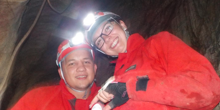 Dobrodružné rande v jeskyni Moravského krasu: privátní sestup do 40 metrů