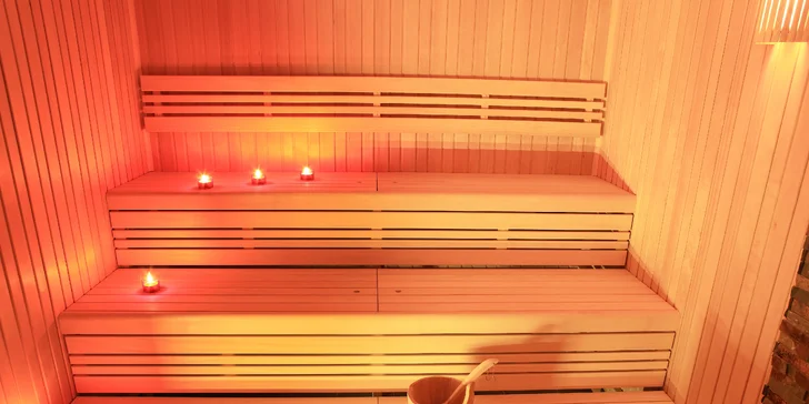 Ve wellness je finská sauna a parní lázeň s aromaterapií.