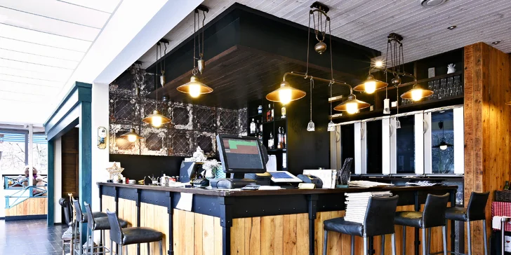 Středomořské speciality pro 2 osoby: mořský vlk, pražma, krevety i kalamáry
