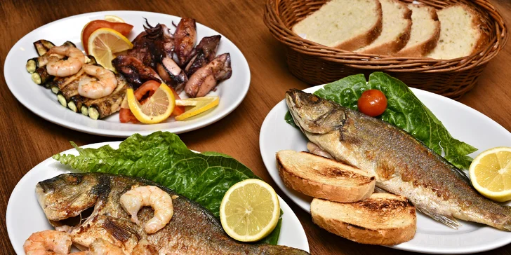 Středomořské speciality pro 2 osoby: mořský vlk, pražma, krevety i kalamáry