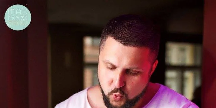 Vědomostní show Mad Head pro 2–8 osob: DJ, moderátor a inteligentní zábava