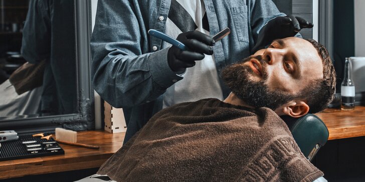 Péče o vlasy i vousy v barbershopu UP DOWN
