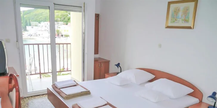 7 nocí v jižní Dalmácii: 3* hotel přímo na pláži, polopenze a dítě zdarma