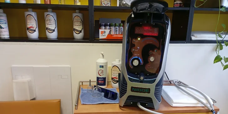 Dále tu mají Vacupress pro vakuovou masáž břicha a paží nebo laserovou lipolýzu. 