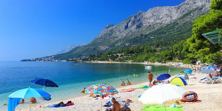 7 nocí na Makarské: hotel s polopenzí 150 m od pláže a dítě do 12 let zdarma