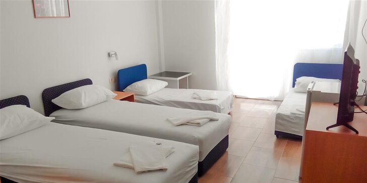 7 nocí na Makarské riviéře: hotel s polopenzí 150 m od pláže, dítě do 11,9 let má pobyt zdarma