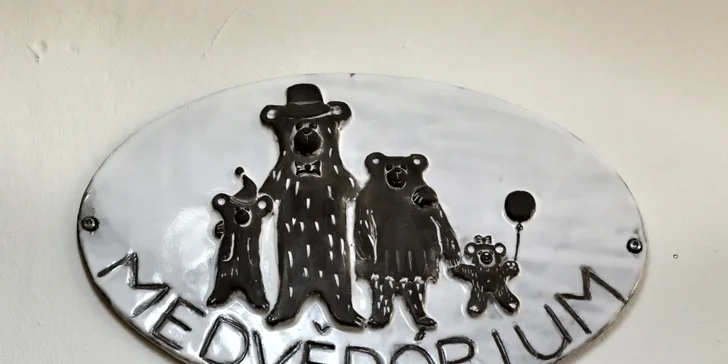 Medvědárium: vstupenka do muzea pro dospělé, pro děti i zvýhodněná rodinná