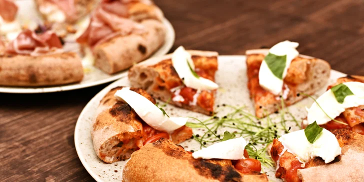 Tříchodové menu v italském stylu pro 2: předkrm, pizza Gourmet a dezert