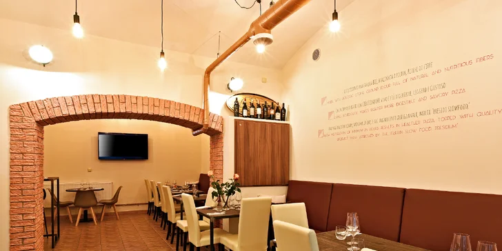 Tříchodové menu v italském stylu pro 2: předkrm, pizza Gourmet a dezert