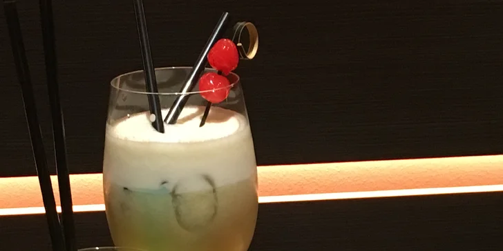 Drinky a dobroty pro 2: Tequila Sunrise s nachos nebo Piňa Colada a mandle