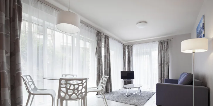  Apartmány Standard (28 m²) a Delux (42 m²) jsou umístěny ve vedlejší budově. 
