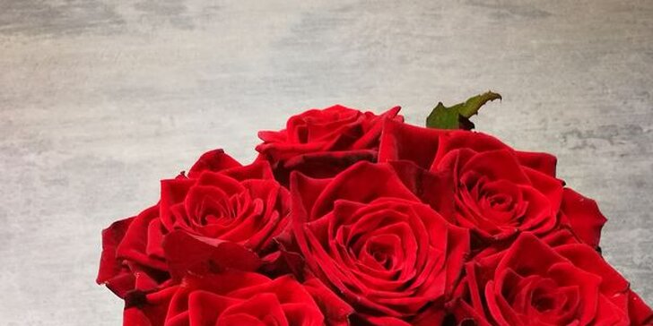 Krásná kytice nejen k Valentýnu v dárkovém boxu