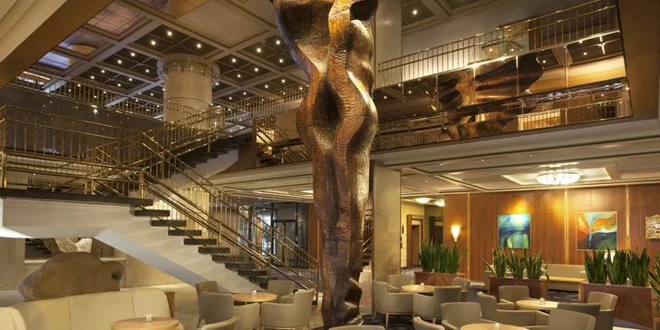 Pobyt ve 4* hotelu Panorama blízko metra se snídaní a neomezeným wellness